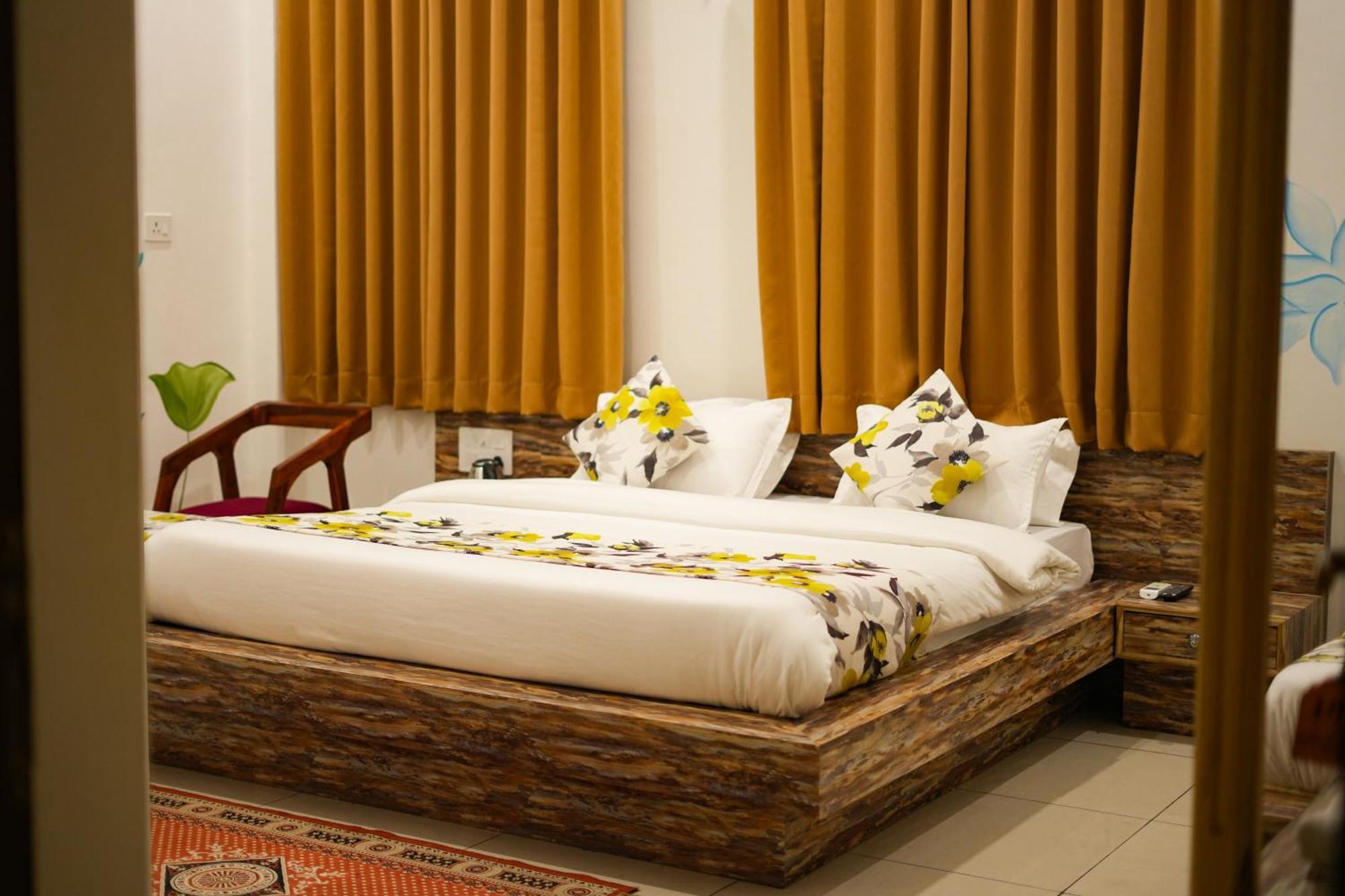 Petal Of Mewar - A Luxury Boutique Hotel Udaipur Buitenkant foto
